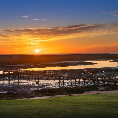 Wyndham Grand Algarve Hotell Quinta do Lago Eksteriør bilde Sunset over the San Marcos River