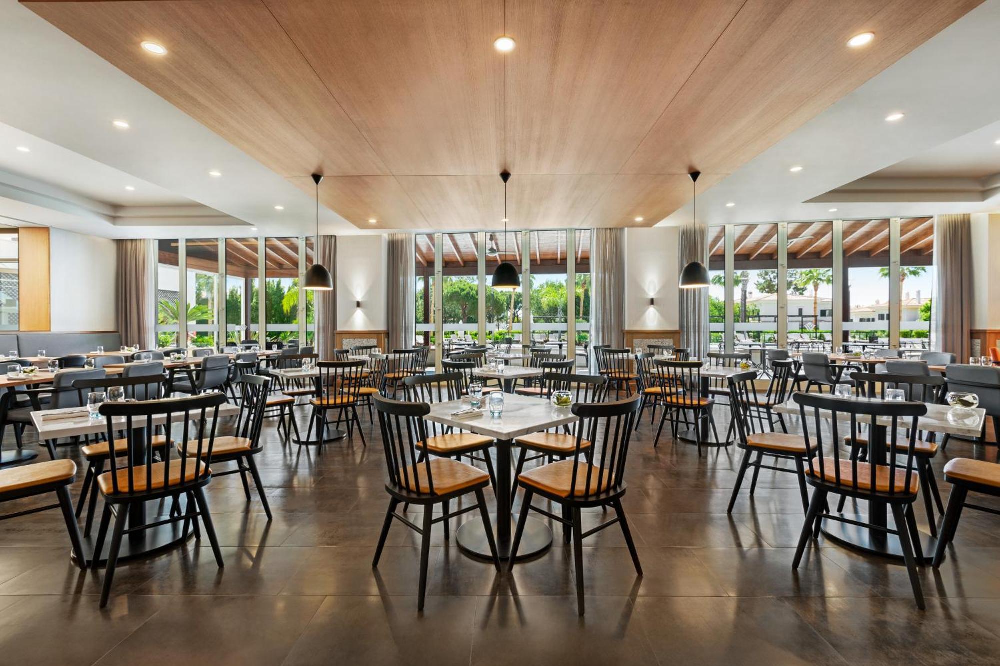 Wyndham Grand Algarve Hotell Quinta do Lago Eksteriør bilde The interior of the restaurant